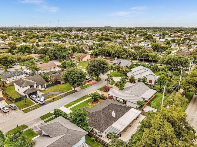 Building Photo - 630 SW 100th Terrace
