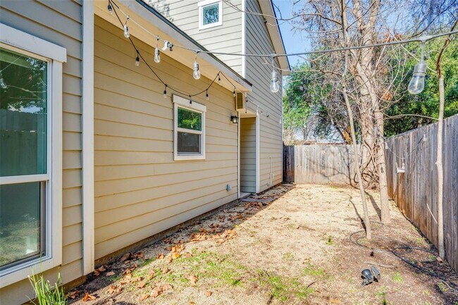 Building Photo - 811 Gunter St