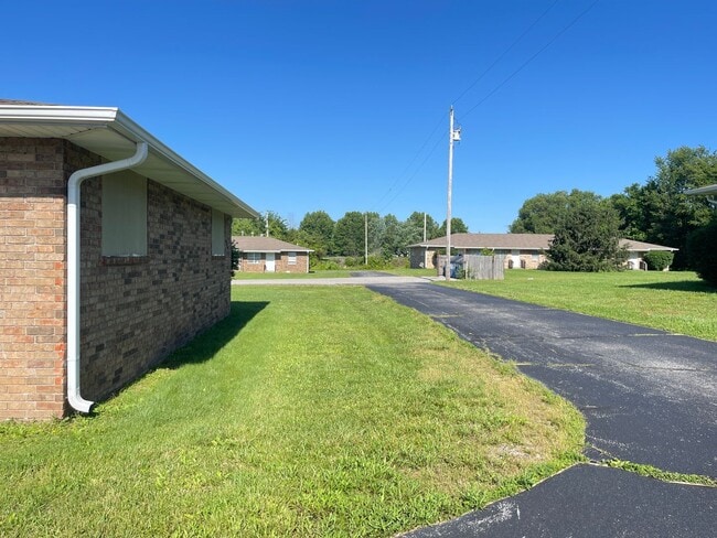 Building Photo - 5364 S Hutchinson Ave