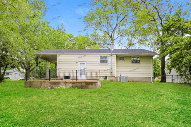 Building Photo - 830 Mullanphy Ln