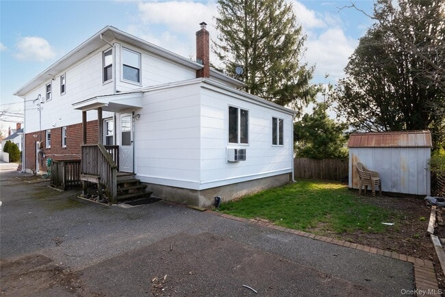 Building Photo - 54 5th Ave
