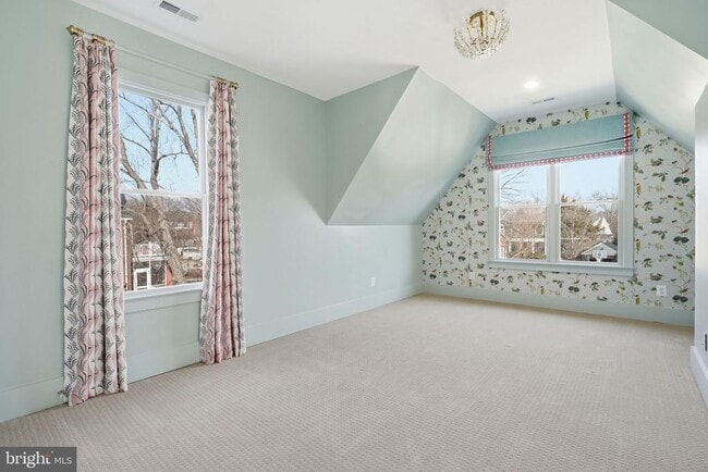 Building Photo - 1618 N Danville St