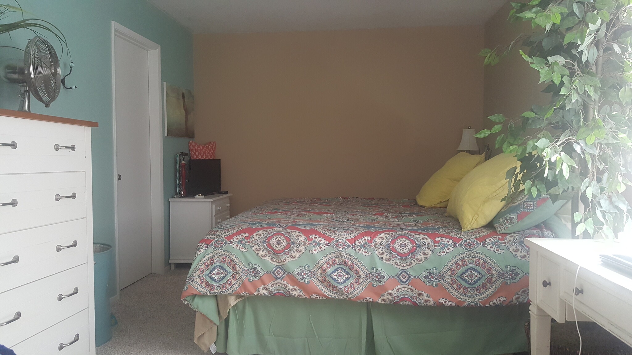 Building Photo - 9117 Newhall Dr