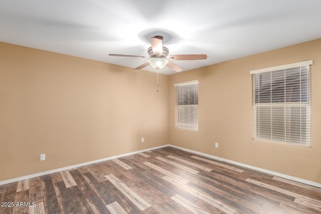 Building Photo - 4074 Kirkland Ave