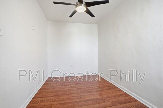 Building Photo - 1916 S Salford St