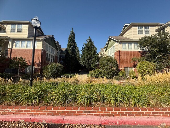 Building Photo - $O DEPOSIT OPTION. SPACIOUS 3-BEDROOM TOWNHOUSE IN KENSINGTON TOWNHOMES