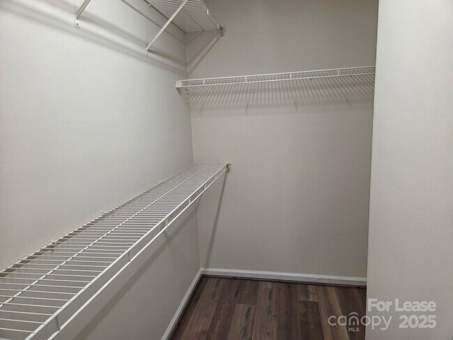 Building Photo - 437 Cedarcroft Dr