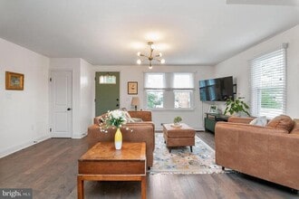 Building Photo - 3302 Orlando Ave