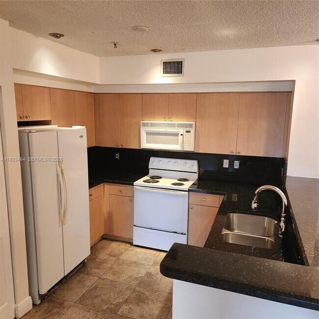 Building Photo - 2351 W Preserve Way