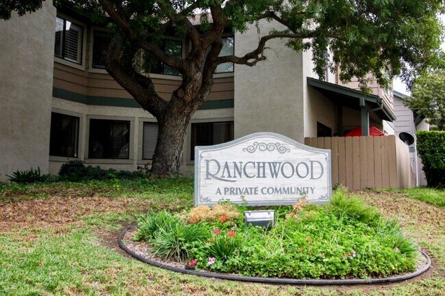 Building Photo - Fully updated condo in Spring Valley/ Rancho San Diego