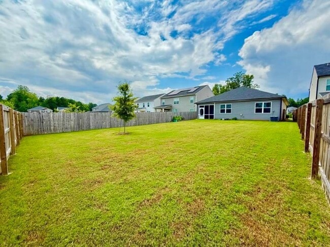 Building Photo - 2015 Waycross Ln