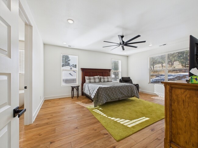 Building Photo - 113 Coker Ln