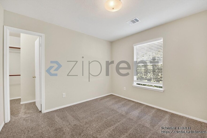 Building Photo - 9100 Warren Dr