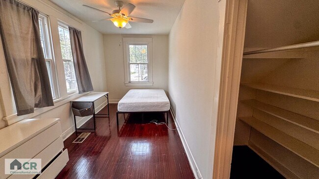 Building Photo - 6bd/3ba with Central AC Walking Distance to Campus. Text 510-631-1171 for more info!