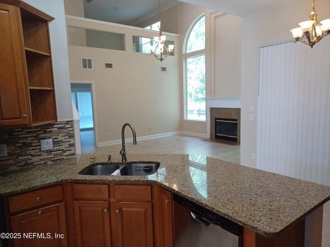 Building Photo - 4463 Ecton Ln E
