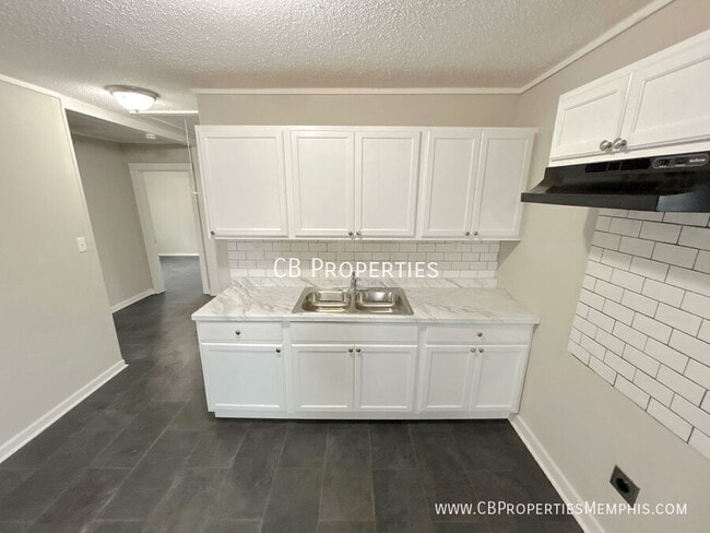 Building Photo - 2971 Forest Ave