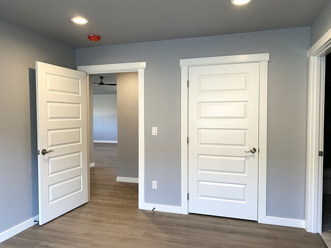 Building Photo - 314 Lolly Ln