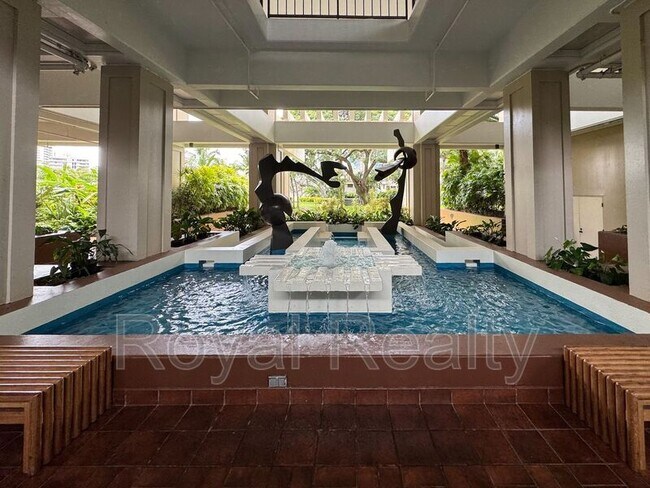 Building Photo - 2333 Kapiolani Blvd