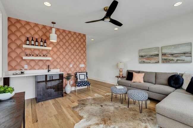 Building Photo - 660 Vernon Ave