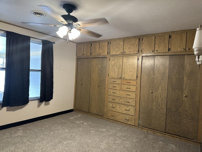 Building Photo - 260 John The Diver Trail