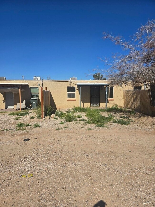 Building Photo - 2309 S 4th Ave