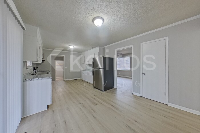 Building Photo - 1822 Sedgefield St