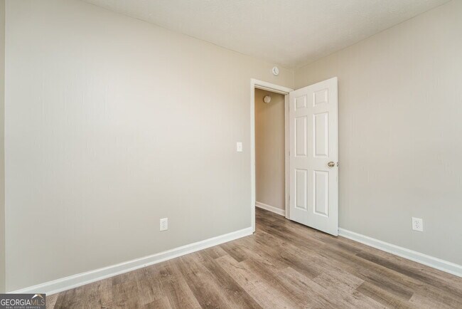 Building Photo - 160 Chandler Fields Dr