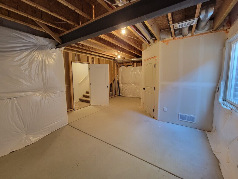 Building Photo - 1823 Abundance Dr