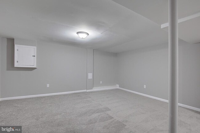 Building Photo - 178 Daimler Dr