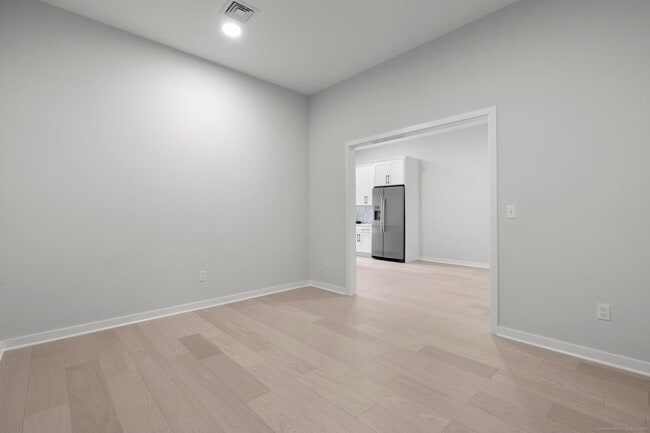 Building Photo - 9 John St