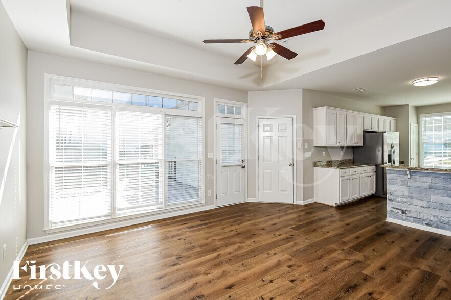 Building Photo - 112 Market Ln