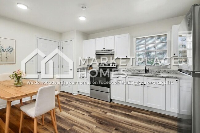 Building Photo - 507 Roxbury Dr