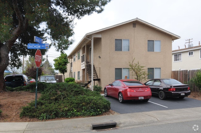 Building Photo - 708 Wales Dr