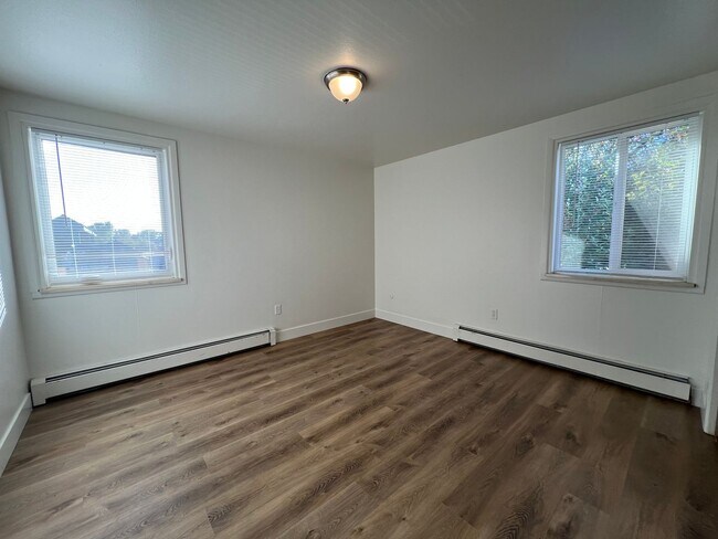 Building Photo - Robertson1005 (KC-JF)