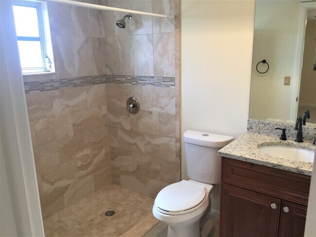 Building Photo - Cape Coral Gulf Access Pool Home