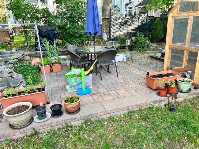 Building Photo - 46 Lombard Terrace