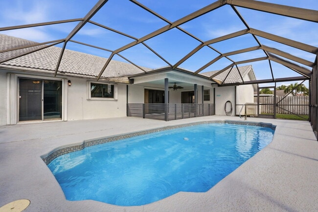 Building Photo - 9284 Laurel Green Dr