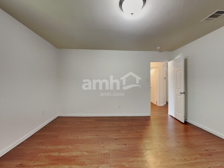 Building Photo - 6038 Stockholm Ct
