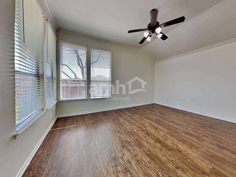 Building Photo - 8601 Lariat Cir