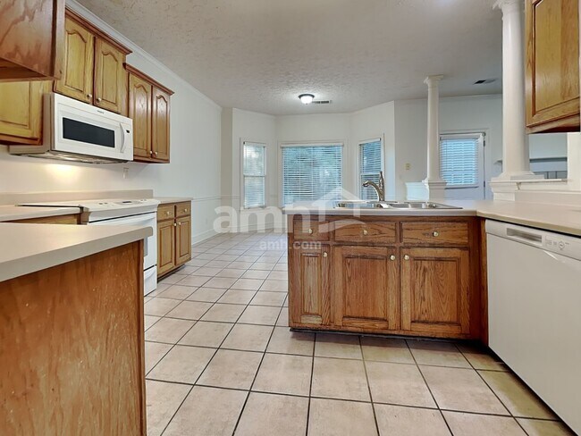 Building Photo - 6207 Chester Cv