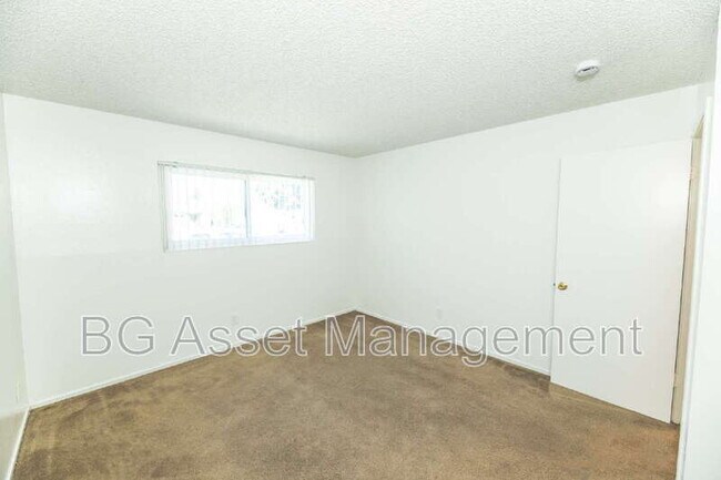 Building Photo - 1746 Kidder Ave