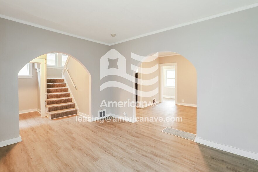 Building Photo - 5242 Lyon Ave