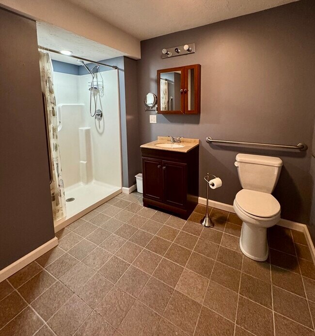 Building Photo - 38 N Main St