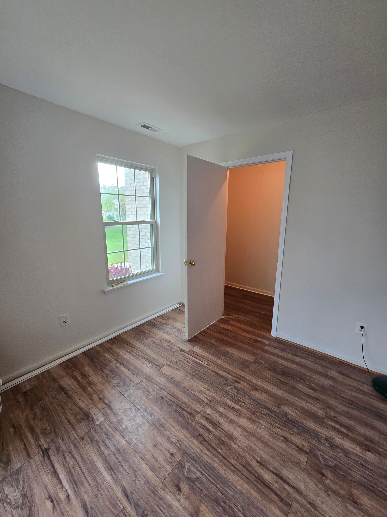 Walk-In Closet - 6 Canterbury Ct