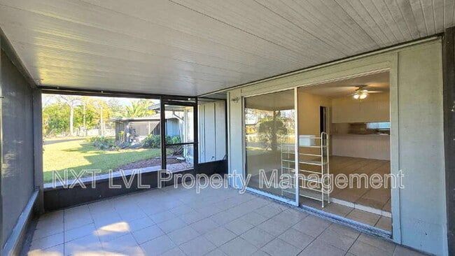 Building Photo - 4261 Island Cir