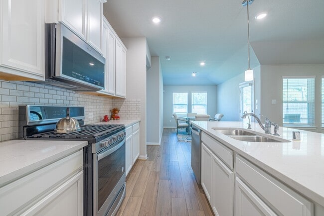 Building Photo - 17705 Hanson Ridge Dr