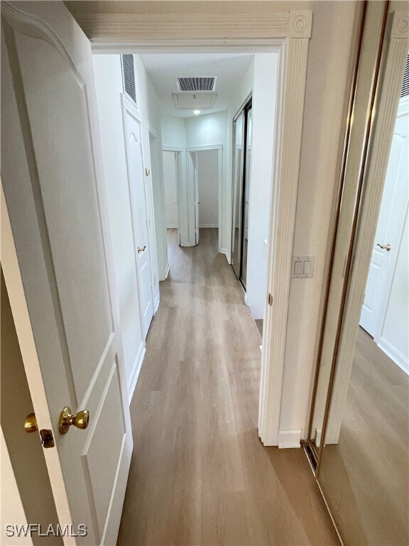 Building Photo - 5549 Cove Cir