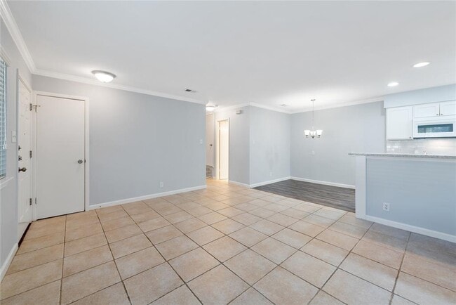 Building Photo - 800 Osage Dr