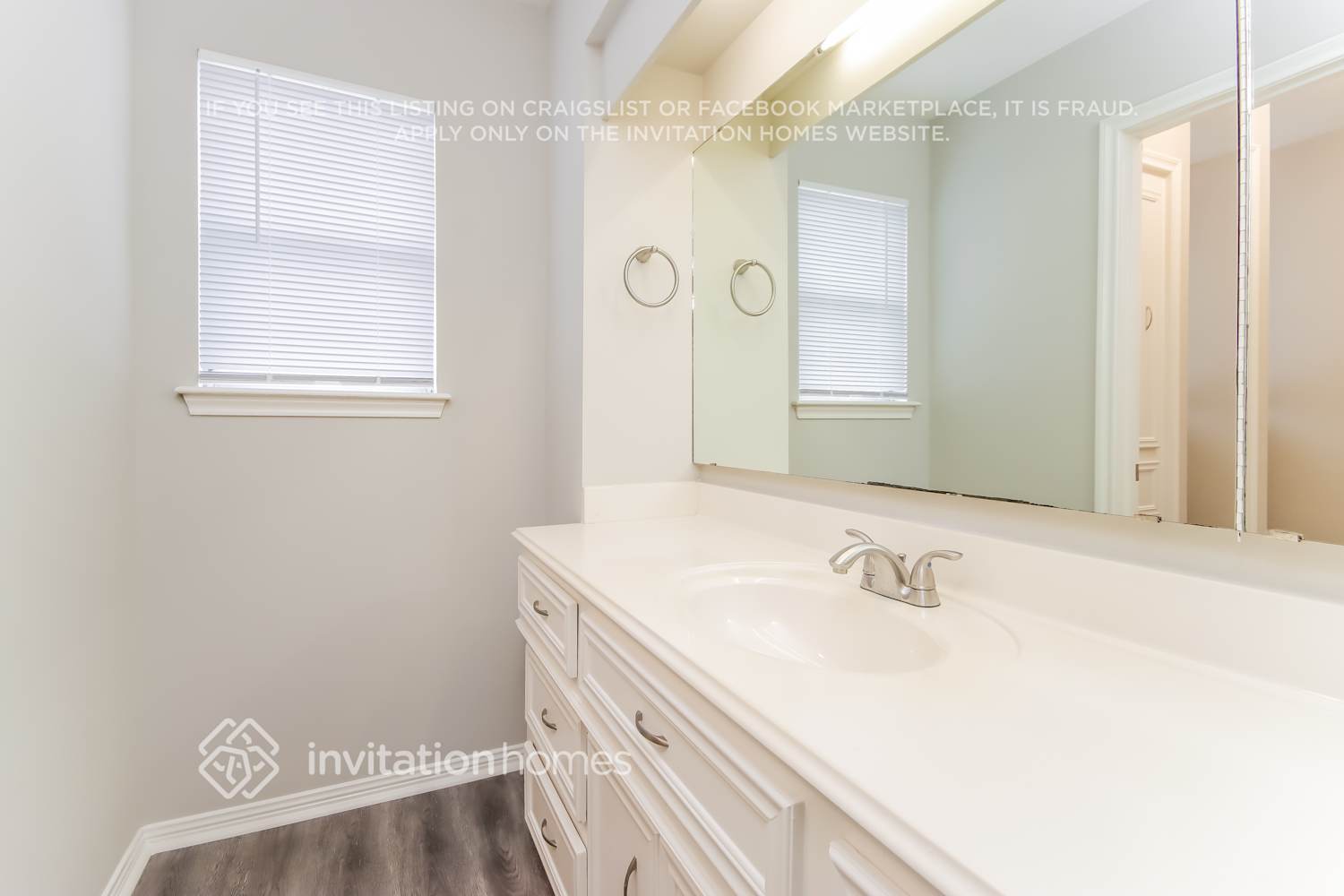 Building Photo - 3807 El James Dr