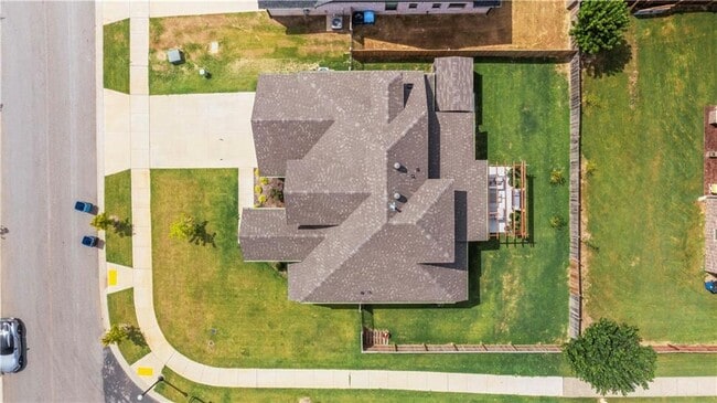 Building Photo - 3200 SW Rosemont Ave